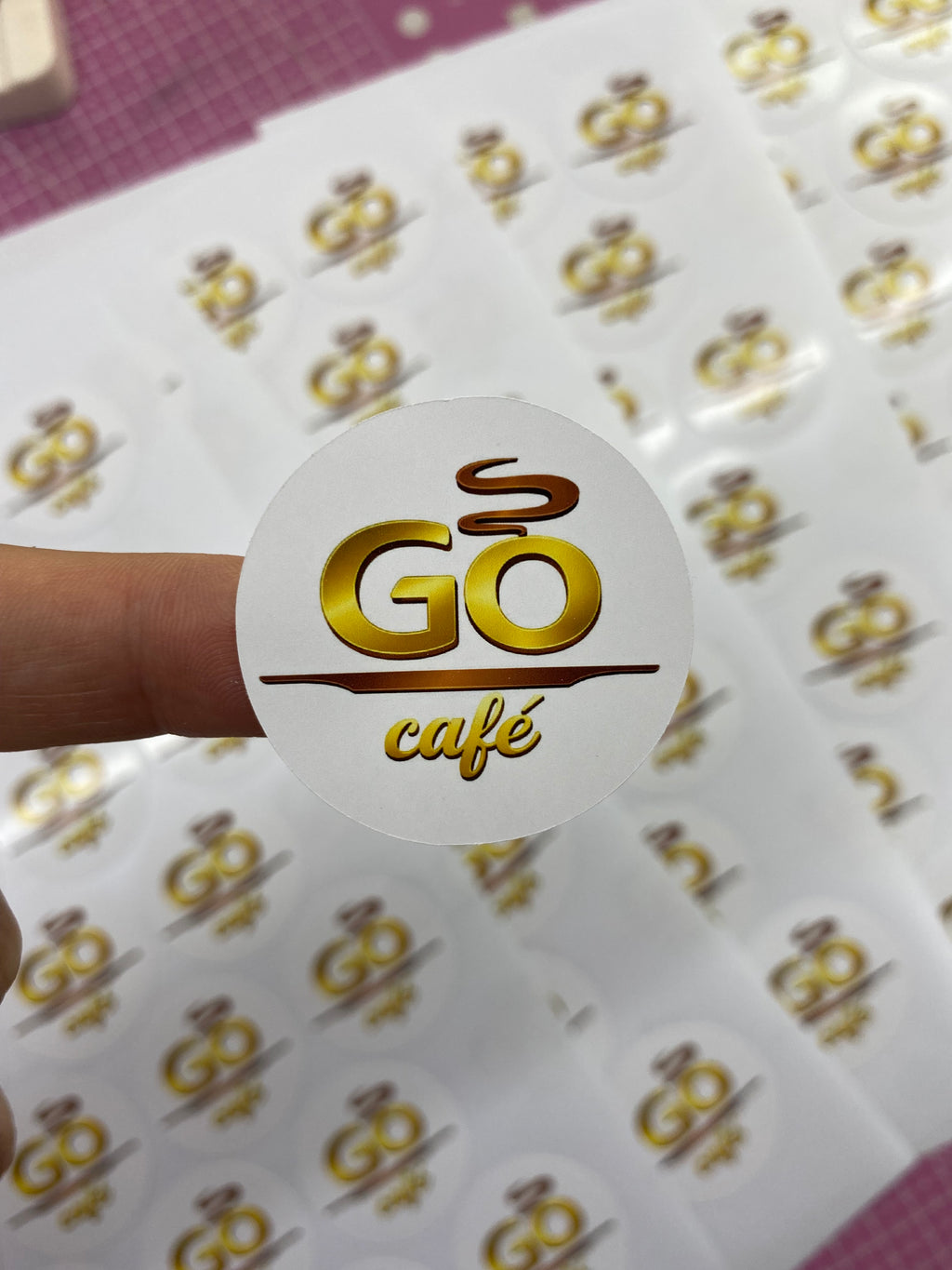 Stickers troquelados personalizados
